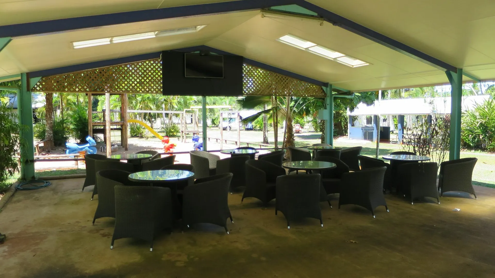 Mission Beach Hideaway Holiday Village 4*, Mission Beach Australia
