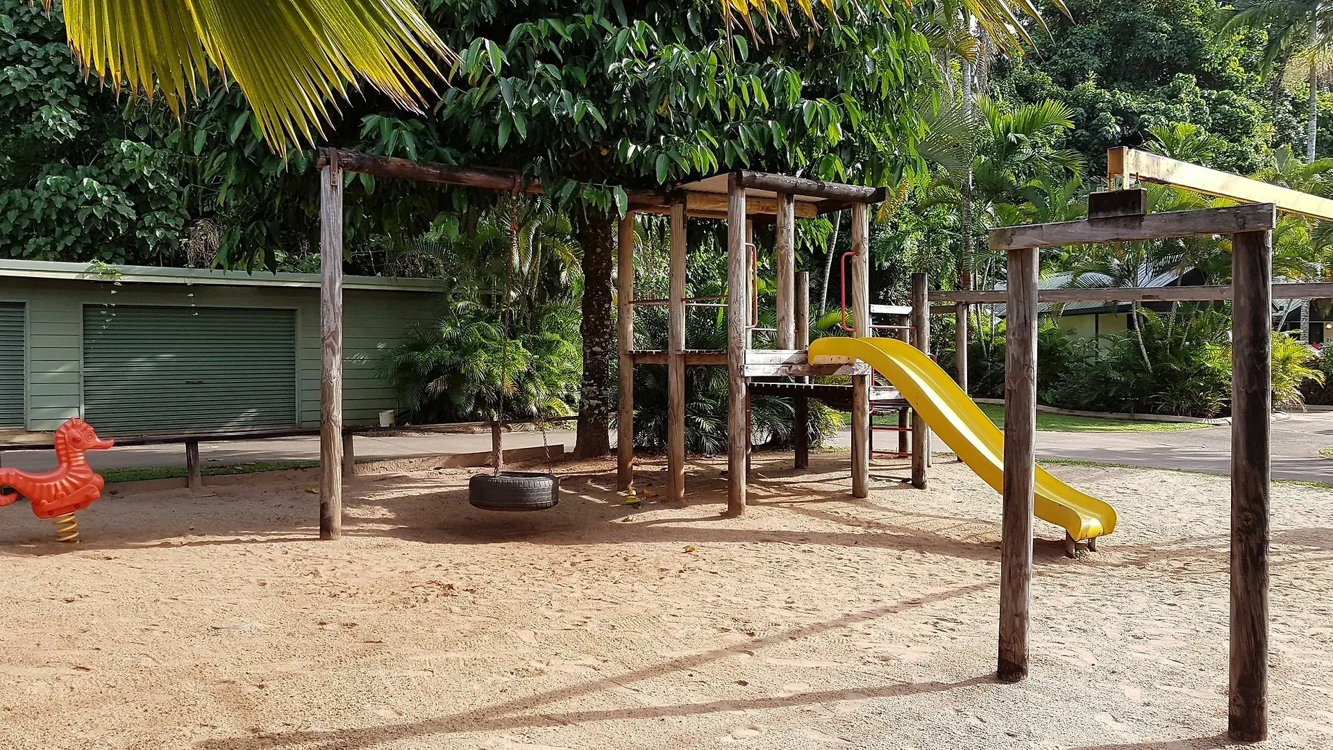 Mission Beach Hideaway Holiday Village 4*, Mission Beach